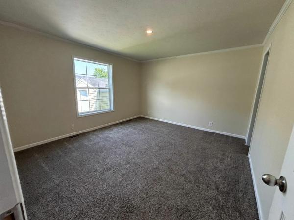 2019 Champion RA2860223 Mobile Home