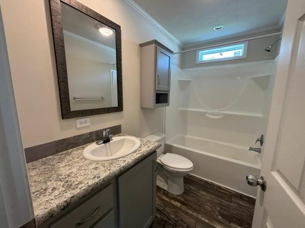2019 Champion RA2860223 Mobile Home
