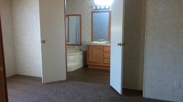 2005 American Homestar Corp Oak Creek Mobile Home