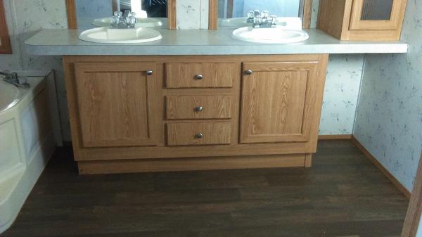 2005 American Homestar Corp Oak Creek Mobile Home