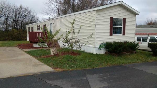 Photo 1 of 2 of home located at 802 E County Line Road #204 Des Moines, IA 50320