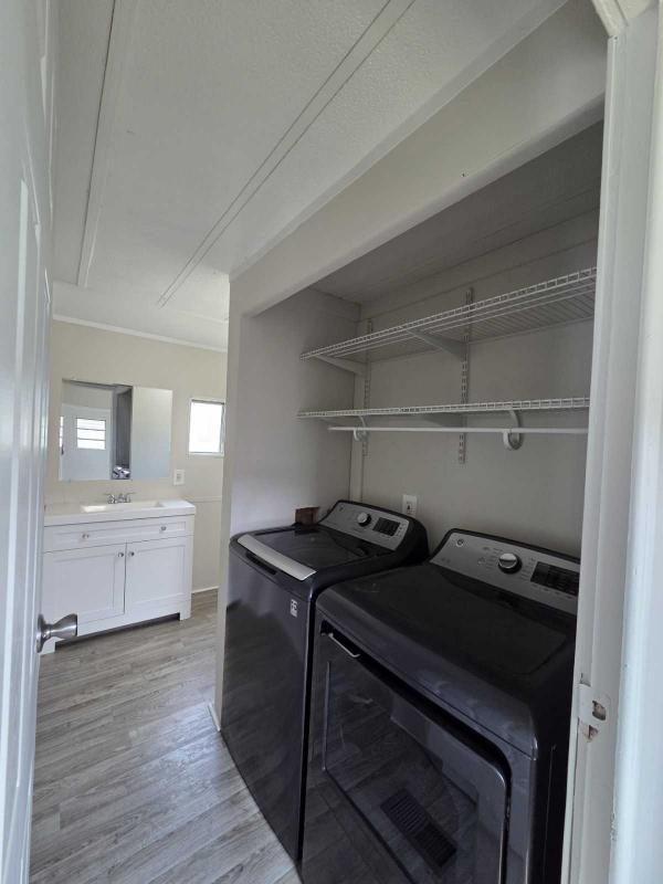 1975 Colonnade Manufactured Home