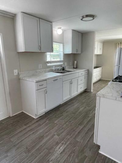 Photo 4 of 16 of home located at 22033 Letour Ln. #58 Romulus, MI 48174
