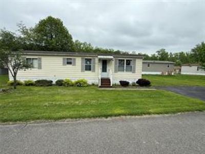 Photo 2 of 21 of home located at 305 Brittany Terrace Rock Tavern, NY 12575