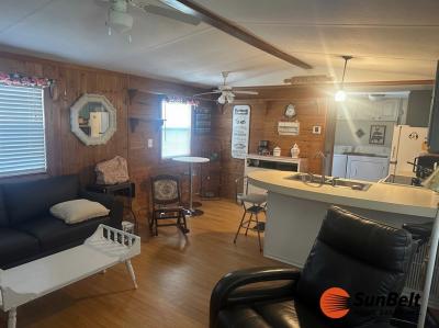 Photo 3 of 19 of home located at 19 Lake Griffin Drive Fruitland Park, FL 34731