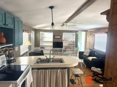 Photo 5 of 19 of home located at 19 Lake Griffin Drive Fruitland Park, FL 34731