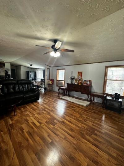 Photo 4 of 12 of home located at 404 Mainring Hamilton, OH 45011