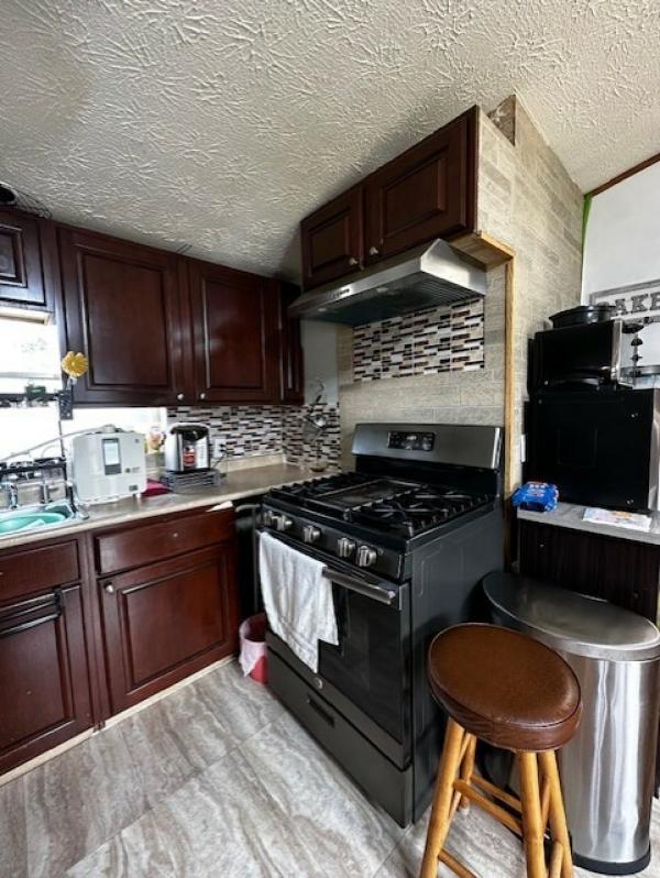 1995 Schult Manufactured Home