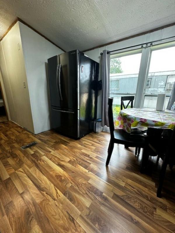 1995 Schult Manufactured Home