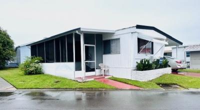 Photo 2 of 32 of home located at 3223 N Lockwood Ridge Rd #120 Sarasota, FL 34234