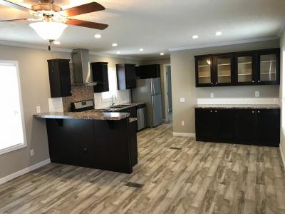 Mobile Home at 4516 West Peach Tree Lot 4516Wpt Peoria, IL 61604
