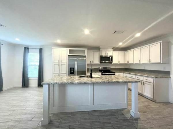 2023 Champion - Lake City Coral Springs II Mobile Home