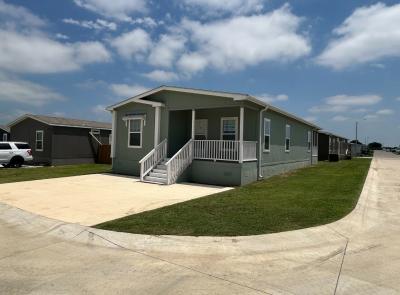 Photo 3 of 21 of home located at 100 Biloxi Ct. #16 Jarrell, TX 76537