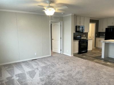 Photo 4 of 12 of home located at 4719 Minster Ct Sterling Heights, MI 48310