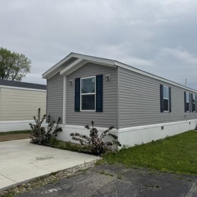 Photo 3 of 29 of home located at 9901 State Road 3 #0010 Muncie, IN 47303