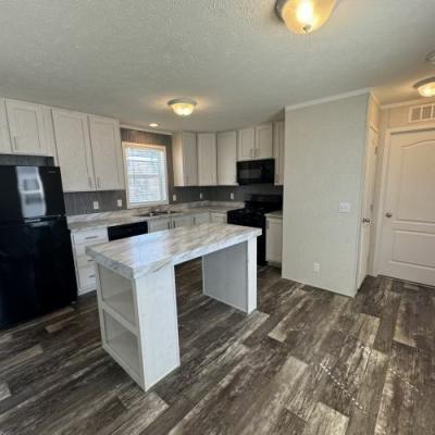 Photo 5 of 29 of home located at 9901 State Road 3 #0010 Muncie, IN 47303