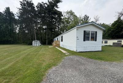 Mobile Home at 53139 Beverly Hills Dr. Middlebury, IN 46540