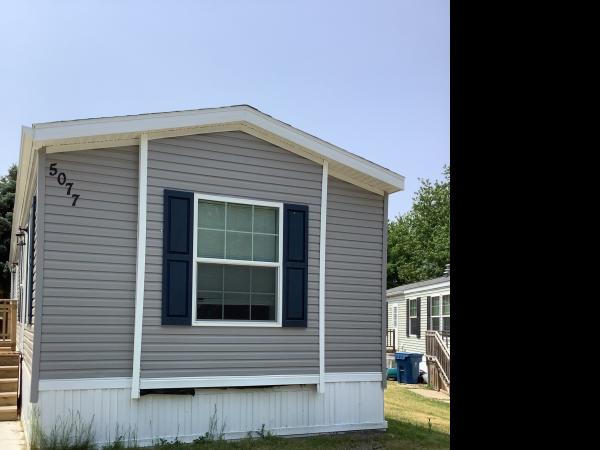 2022 Champion RA1656206 Mobile Home