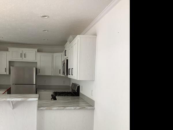 2022 Champion RA1656206 Mobile Home