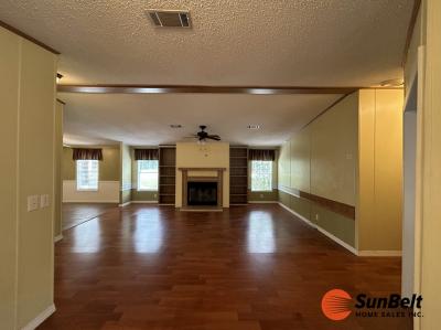 Photo 4 of 47 of home located at 4900 SE 102nd Place Lot 19 Belleview, FL 34420