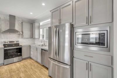 Photo 4 of 25 of home located at 4658 Devonwood Ct. Lot #745 Lakeland, FL 33801