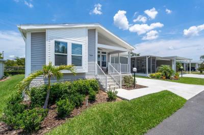 Photo 3 of 25 of home located at 4658 Devonwood Ct. Lot #745 Lakeland, FL 33801