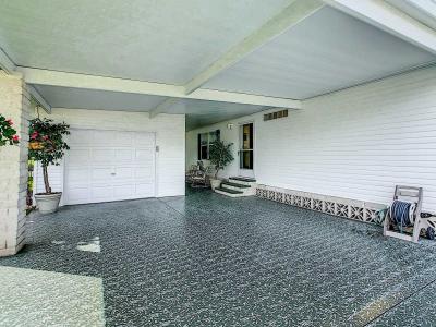Photo 5 of 34 of home located at 1637 Deverly Dr. Lot#806 Lakeland, FL 33801