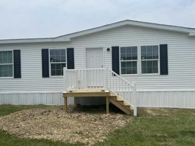 Photo 2 of 12 of home located at 320 Valentine Dr Martinsburg, WV 25405