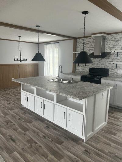Photo 3 of 12 of home located at 320 Valentine Dr Martinsburg, WV 25405