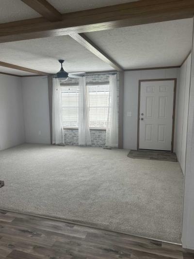 Photo 5 of 12 of home located at 320 Valentine Dr Martinsburg, WV 25405