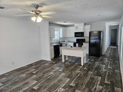 Photo 4 of 17 of home located at 2268 Mayport Rd Jacksonville, FL 32233