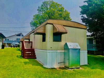 Photo 4 of 16 of home located at 14 Shore Rd Edgemere, MD 21219