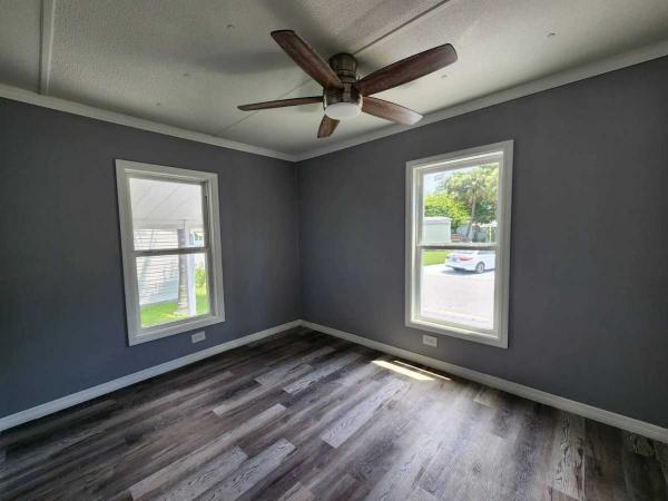 1976 SOUT Manufactured Home