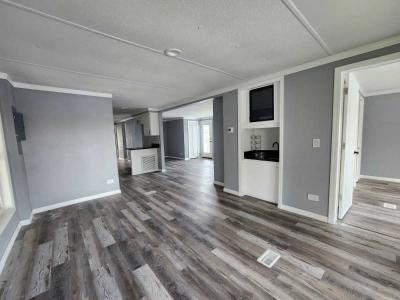 Photo 4 of 31 of home located at 6203 Starboard Ln Tampa, FL 33611