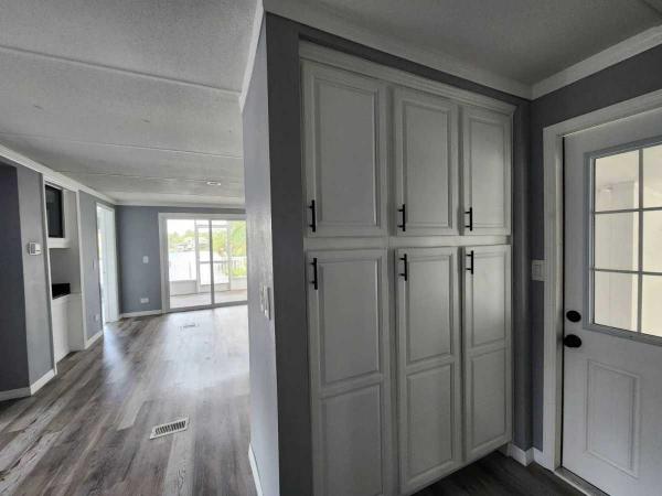 1976 SOUT Manufactured Home