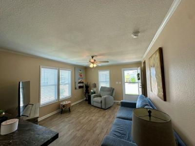 Photo 4 of 12 of home located at 1332 Mink Loop Georgetown, TX 78626