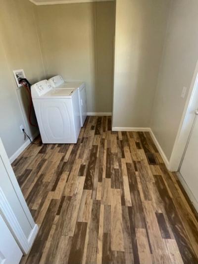 Photo 4 of 6 of home located at 1301 Armadillo Dr. Georgetown, TX 78626