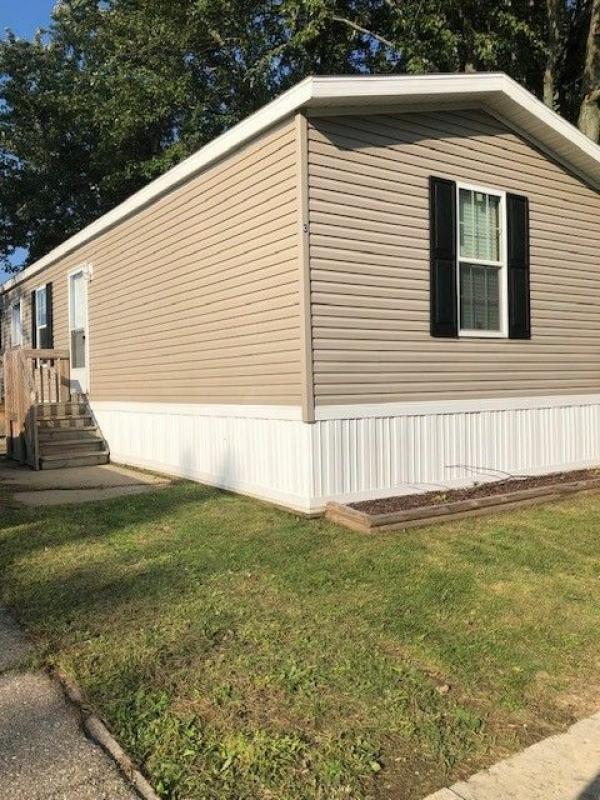 Photo 1 of 2 of home located at 16400 Upton Rd #3 East Lansing, MI 48823