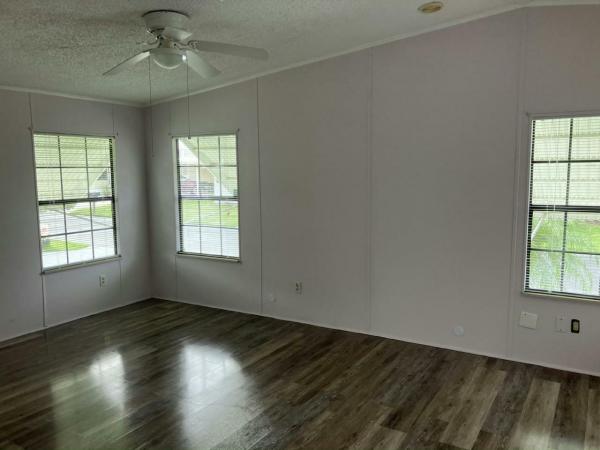 1988 HS Glen Manufactured Home