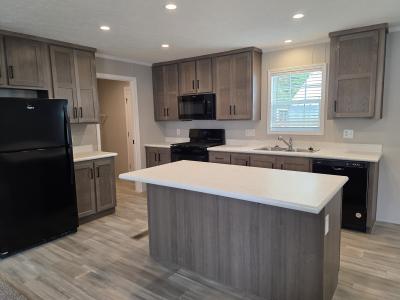 Mobile Home at 2488 Loch Lomond Dr Highland, MI 48357