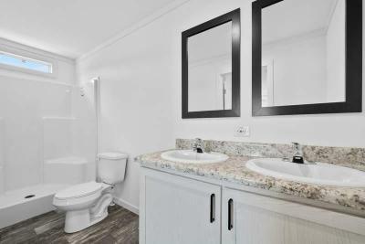 Photo 4 of 5 of home located at 16801 Oak Leaf Court North Fort Myers, FL 33917