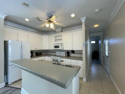 Photo 3 of 20 of home located at 13330 Sea Breeze Lane Grand Island, FL 32735