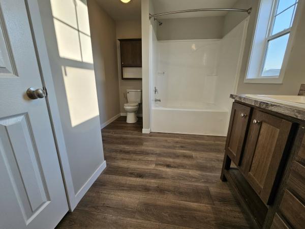 2019 Clayton 81SHN28523a (w/Full Porch) Mobile Home