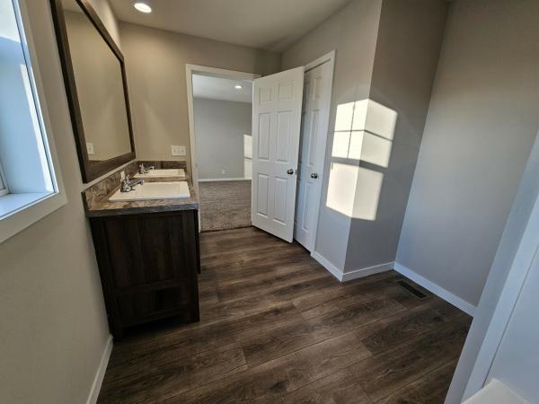 2019 Clayton 81SHN28523a (w/Full Porch) Mobile Home