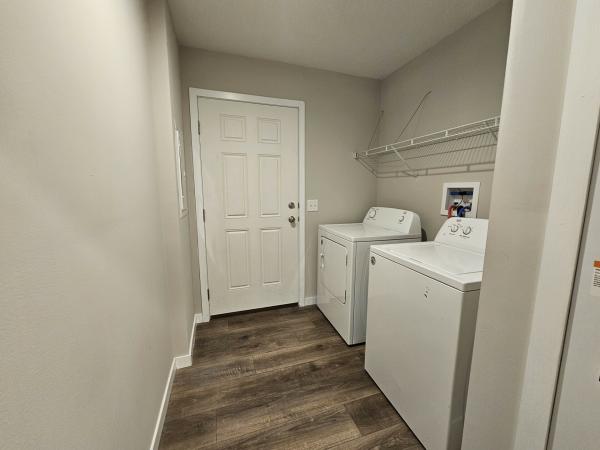 2019 Clayton 81SHN28523a (w/Full Porch) Mobile Home