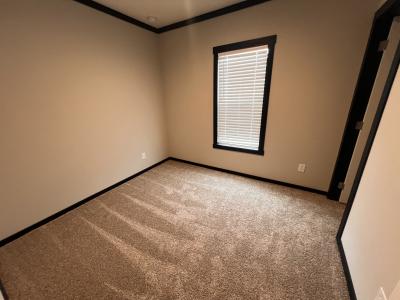 Photo 4 of 6 of home located at 7523 Back Nine San Antonio, TX 78244