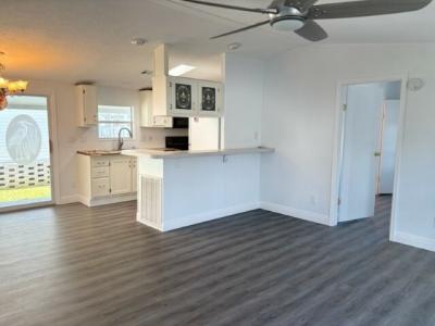 Photo 4 of 18 of home located at 3113 State Road 580, #413 Safety Harbor, FL 34695