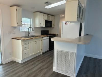 Photo 5 of 18 of home located at 3113 State Road 580, #413 Safety Harbor, FL 34695
