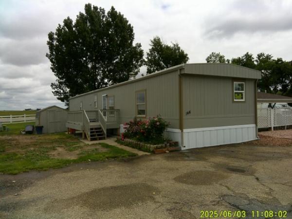 1985 Bonnavilla Manufactured Home