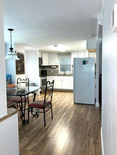 Photo 4 of 14 of home located at 581 Falcon Ave Lakeland, FL 33815